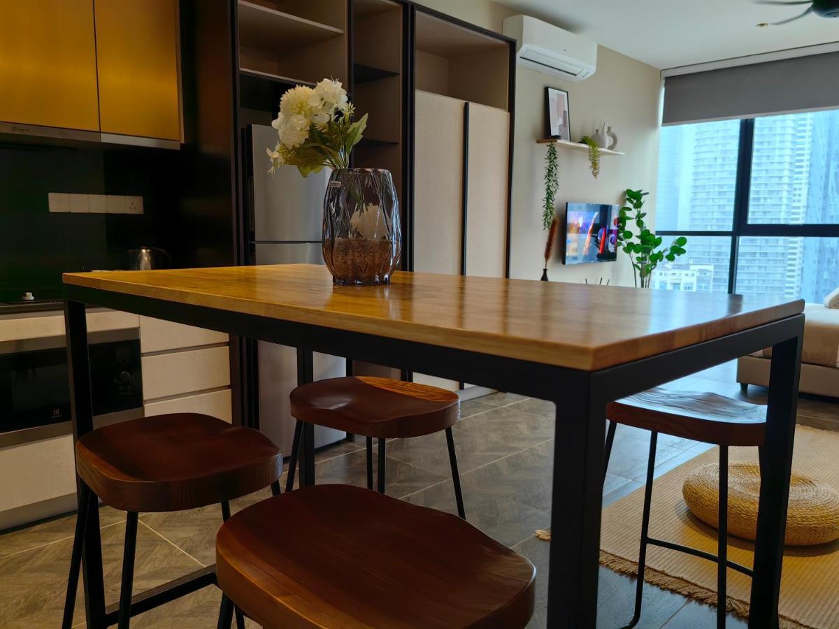 Scarletz Suites Klcc By De Harlequins Guesthouse Kuala Lumpur Dış mekan fotoğraf