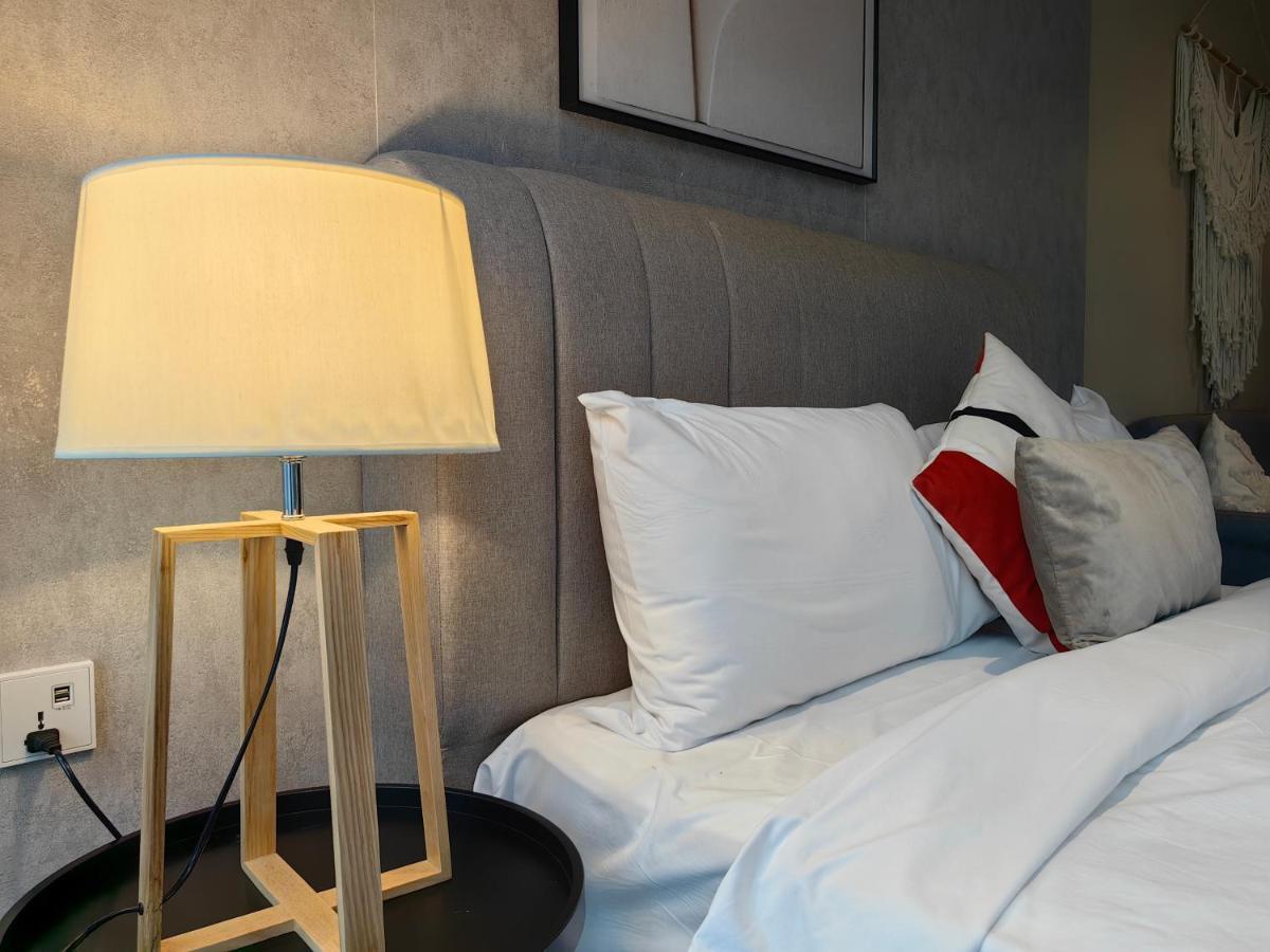 Scarletz Suites Klcc By De Harlequins Guesthouse Kuala Lumpur Dış mekan fotoğraf