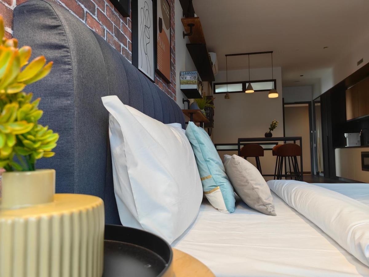 Scarletz Suites Klcc By De Harlequins Guesthouse Kuala Lumpur Dış mekan fotoğraf